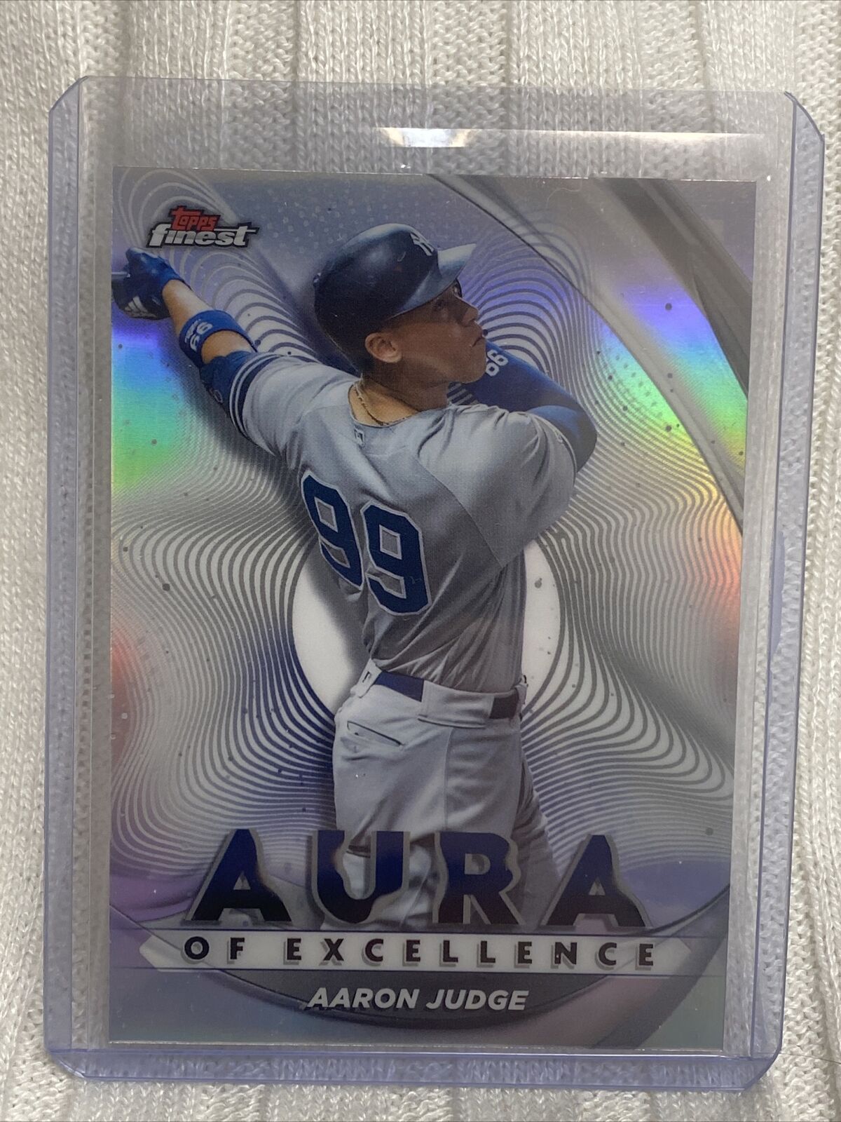 Aaron Judge 2022 Topps Finest Aura of Excellence Refractor Yankees #AE-AJ